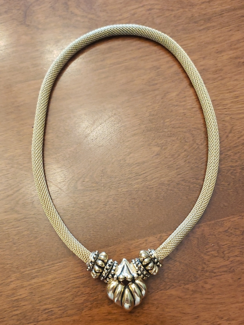 Vtg Elegant Gold-Tone Statement Necklace with Ornate Pendant - 17"